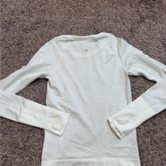 Lululemon Swiftly Tech Long Sleeve 2.0 *Race Length size 4 - Picture 3 of 5